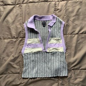 Trendy Sleeveless Polo Crop Top